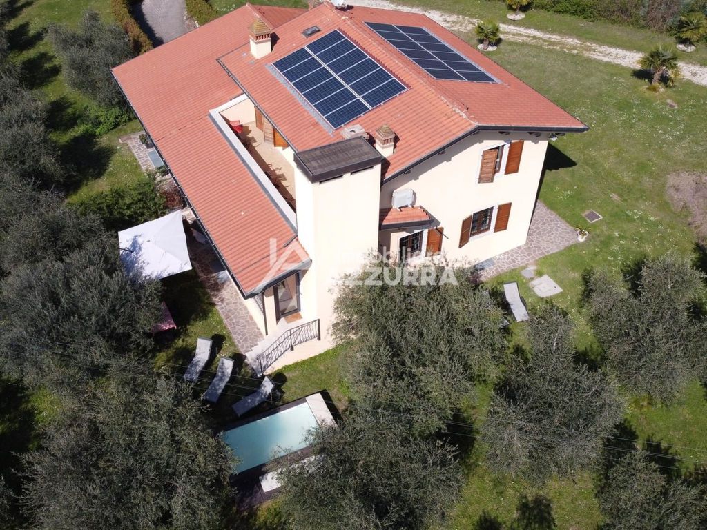 Villa i Roccoli, zwischen Olivenbäumen mit priva