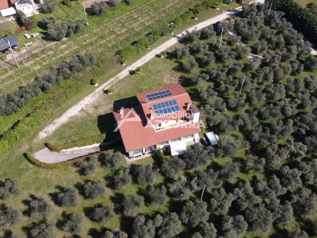Villa i Roccoli, zwischen Olivenbäumen mit priva