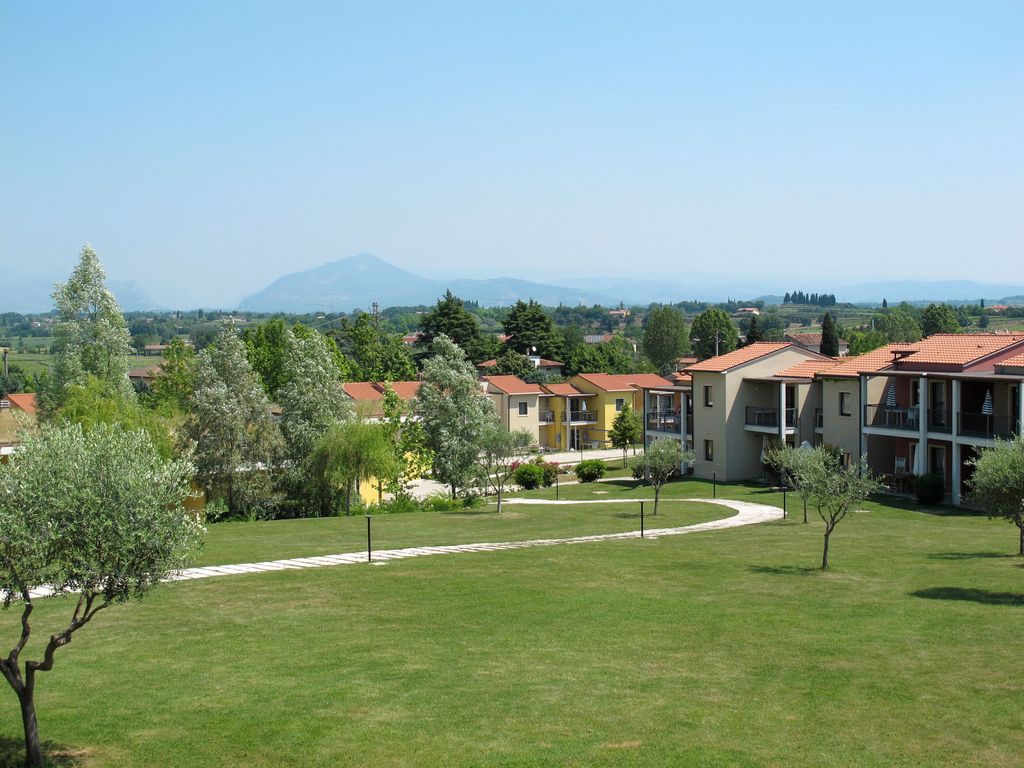 Belvedere Village