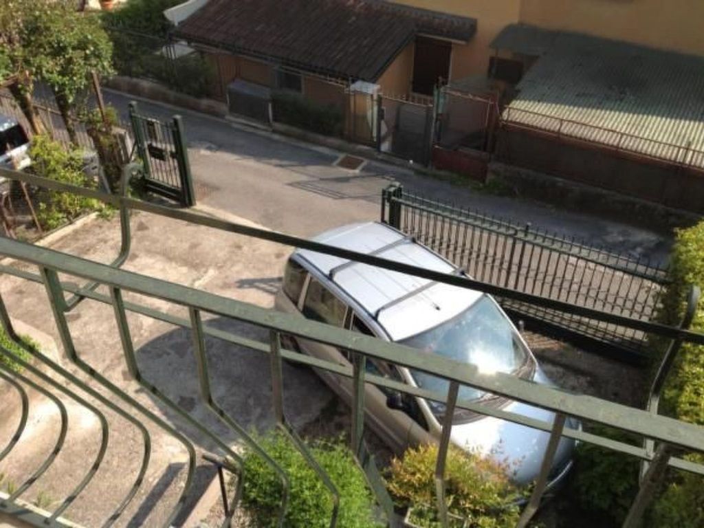 in Salò mit Grill, Terrasse und Garten