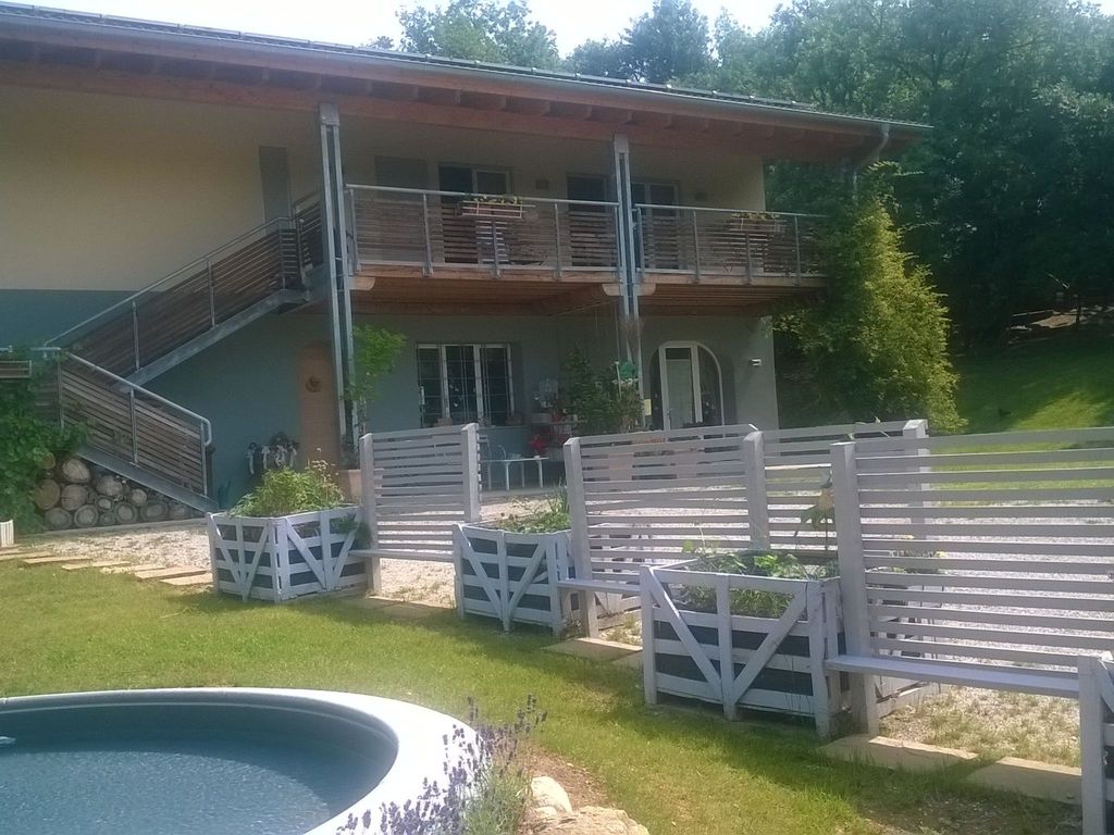 Wohnung mit Grill, Pool und Terrasse