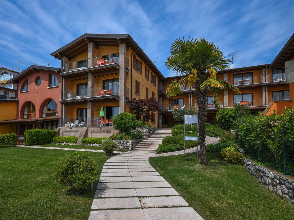 Wohnung in Moniga Del Garda mit Seeblick