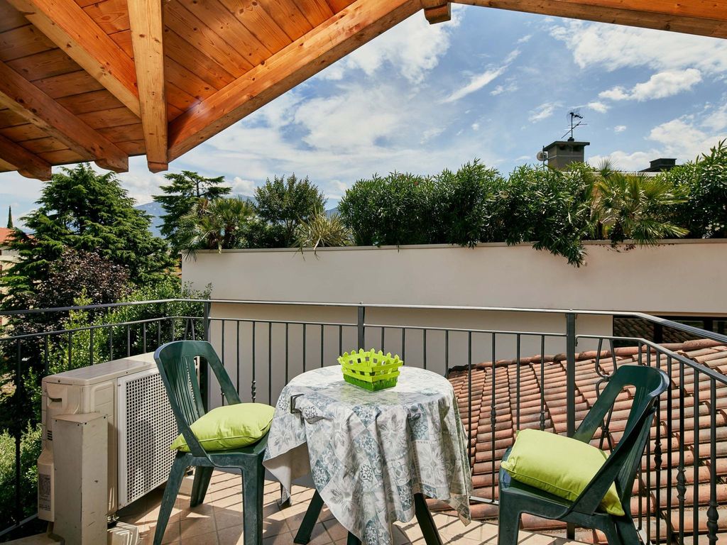 Schönes Dachgeschosszimmer mit großem Balkon BV5