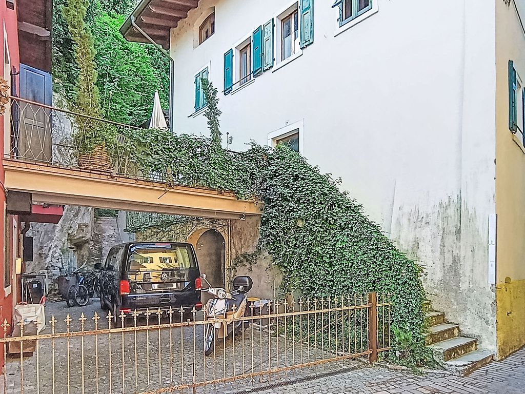 Via Monte Brione