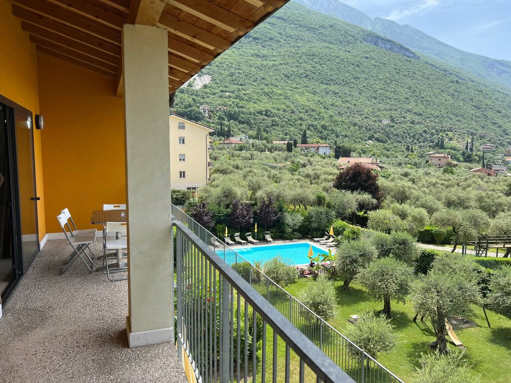 Zwei-Zimmer-Wohnung mit Seeblick