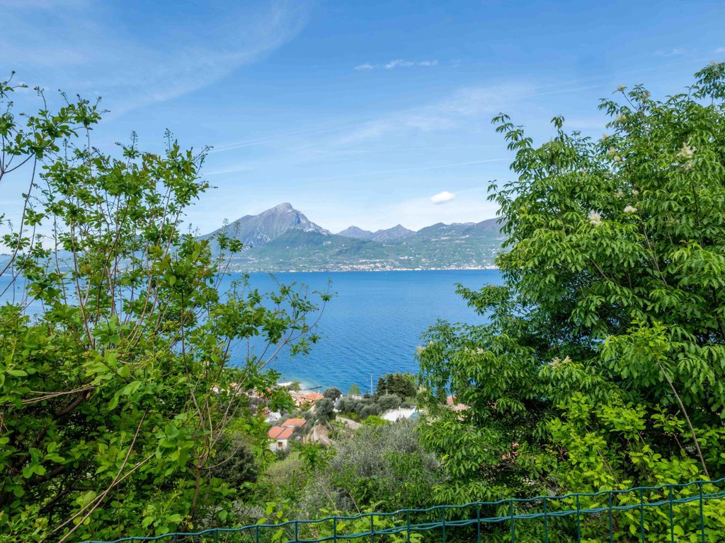 Privater Pool und herrlicher Seeblick