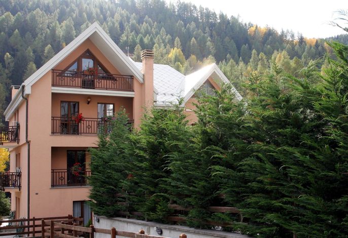 Zwei-Zimmer-Wohnung im Dachgeschoss 4 p. l. Villa Frejus