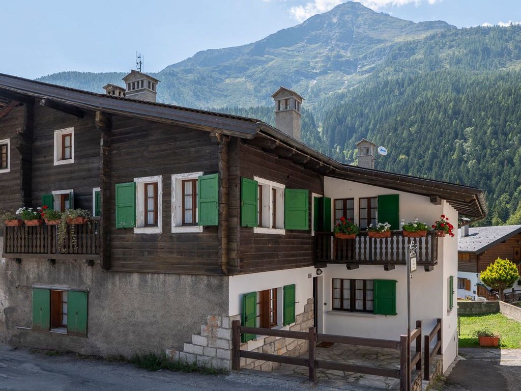 Wohnung im Dorfzentrum Ronco 3