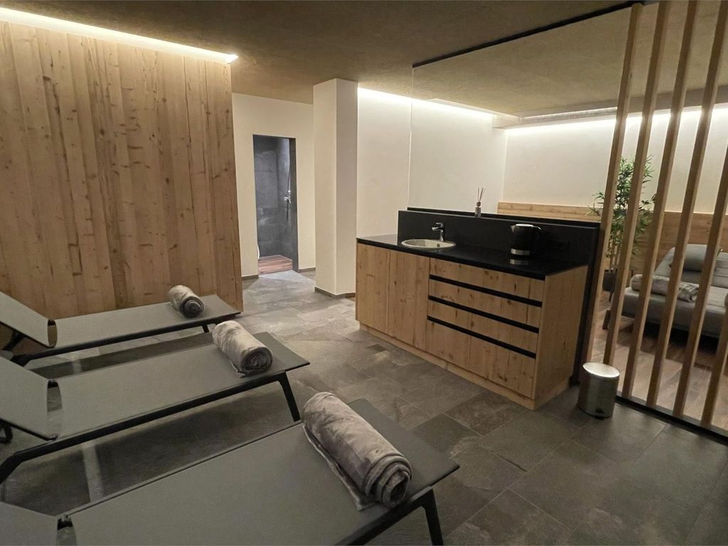 mit Terrasse