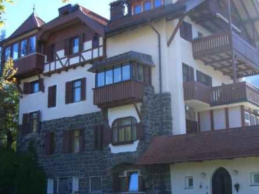 VILLA - LAURIN