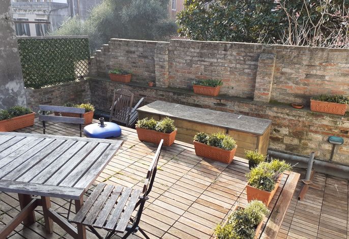 mit privater Terrasse