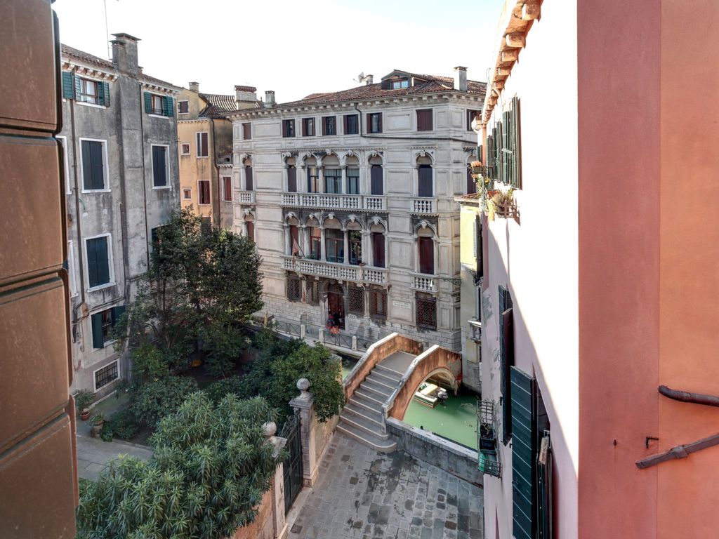 The Countess apartment