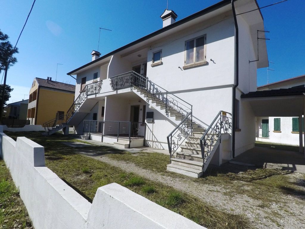 Dreizimmerwohnung Tata 98 50 m vom Meer entfernt