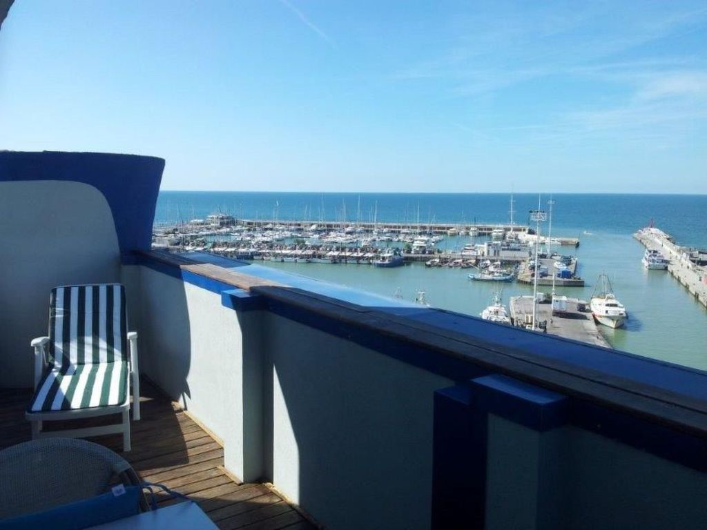 Moderne Wohnung in Cattolica und Meerblick