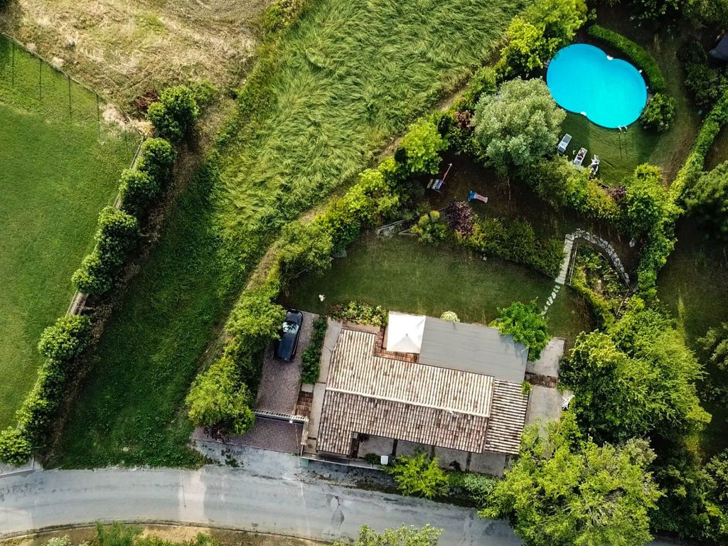 Haus in Ostra mit privatem Pool