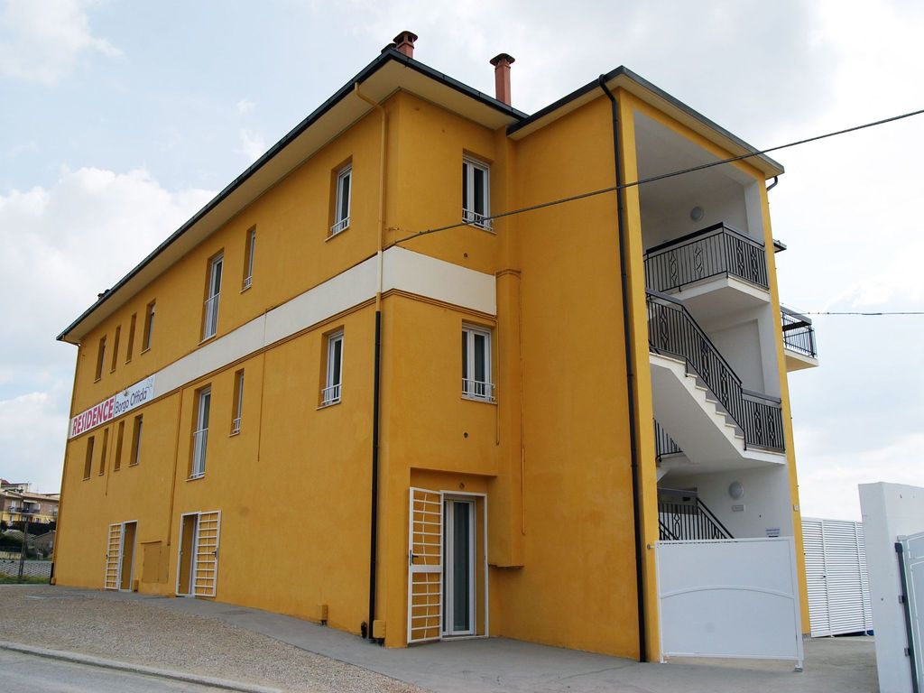 Residenz Borgo Offida mit großem Garten