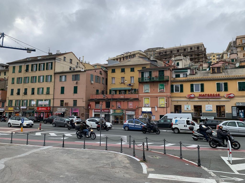 für 4 Personen ca. 76 m&sup2; in Genua, Norditalien (Ligurien)