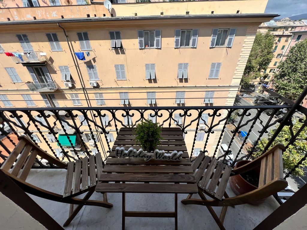 'La Superba' mit Balkon