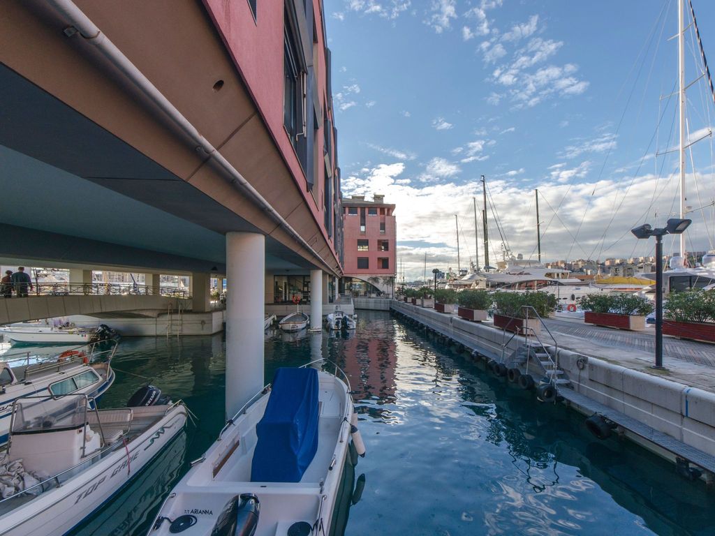 Dock of the Bay Genova, 2b 1b, 2 garage e balcone
