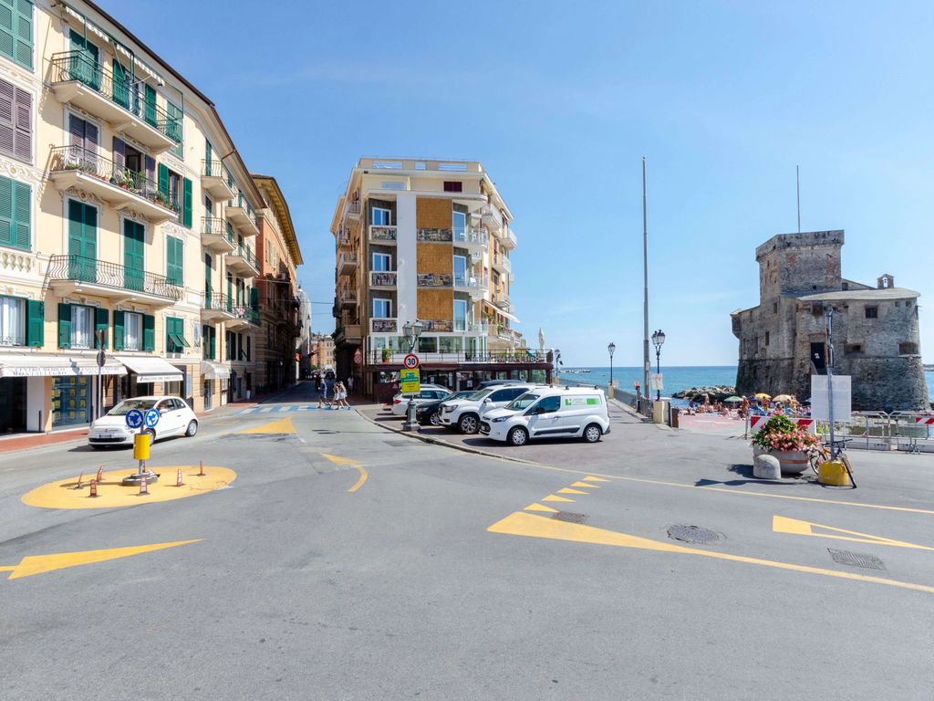 Wohnung mit Meerblick und privater Garage