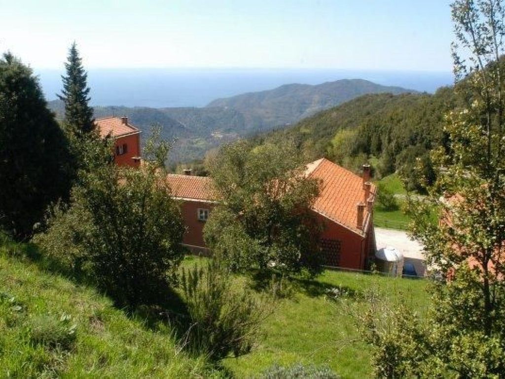Appartement in Castiglione Chiavarese mit Garten