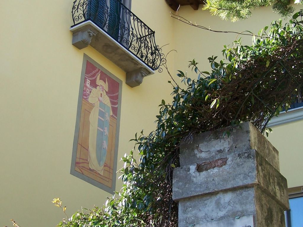 Wohnung mit privatem Garten in Villa