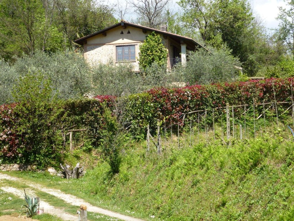 Rustico in schöner ruhigen Lage mit privatem Pool und großem Garten.