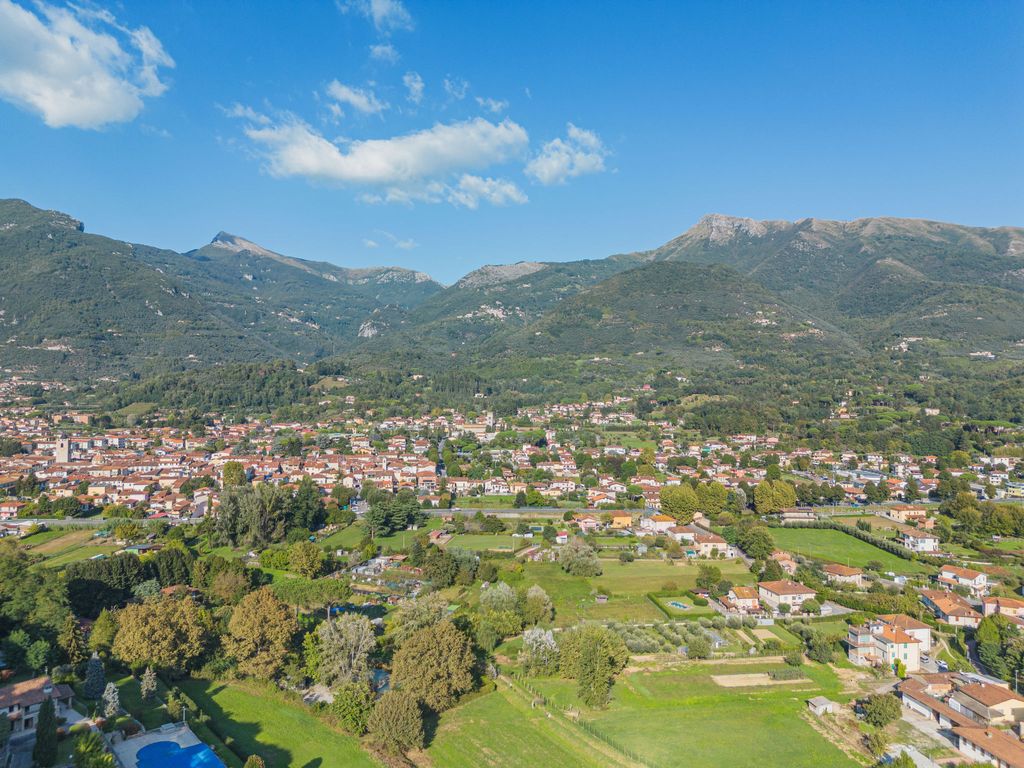 Rustico in schöner ruhigen Lage mit privatem Pool und großem Garten.