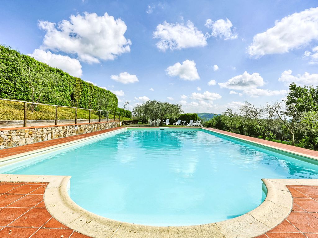 Chiantishire retreat