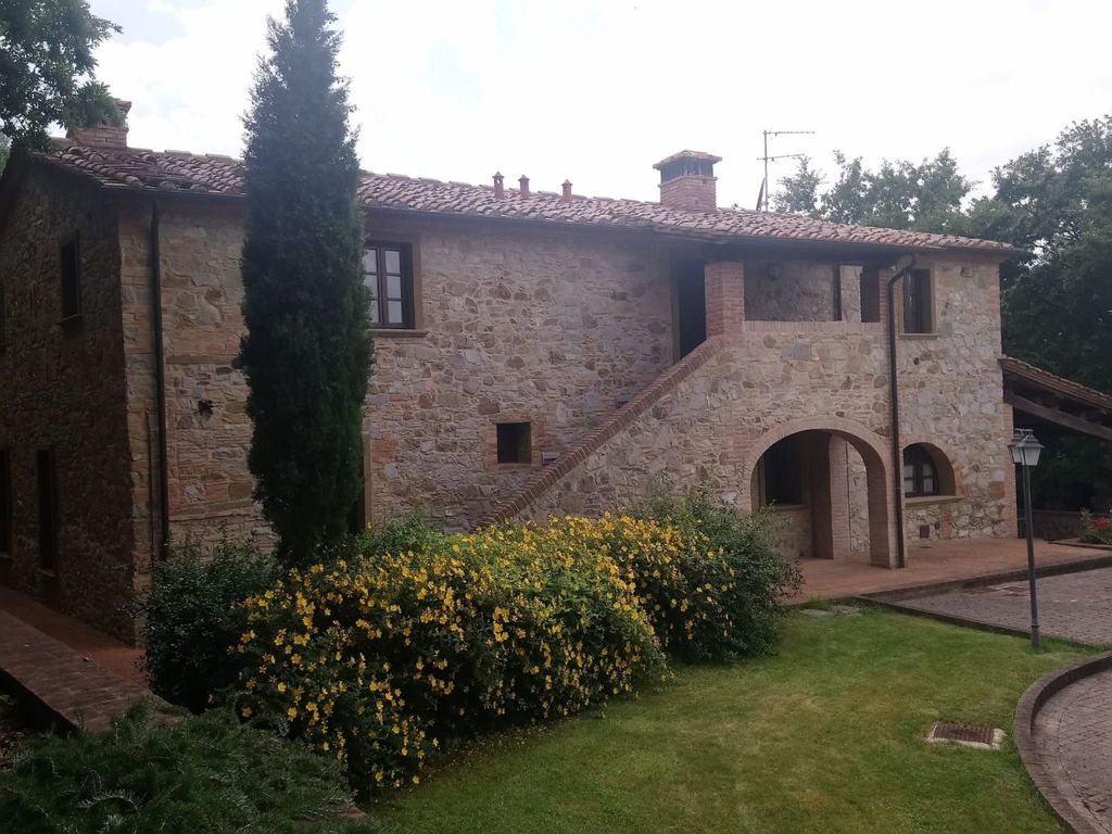 für 10 Personen und 4 Kinder in Chianni, Toskana (Provinz Pisa)