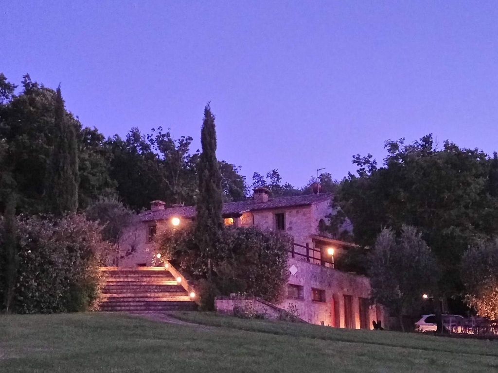 für 10 Personen und 4 Kinder in Chianni, Toskana (Provinz Pisa)
