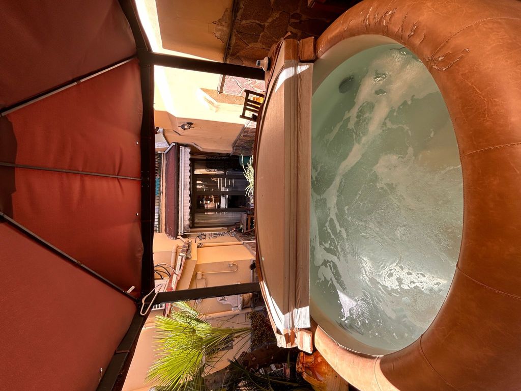 Zwei Schlafzimmer mit Garten und Whirlpool