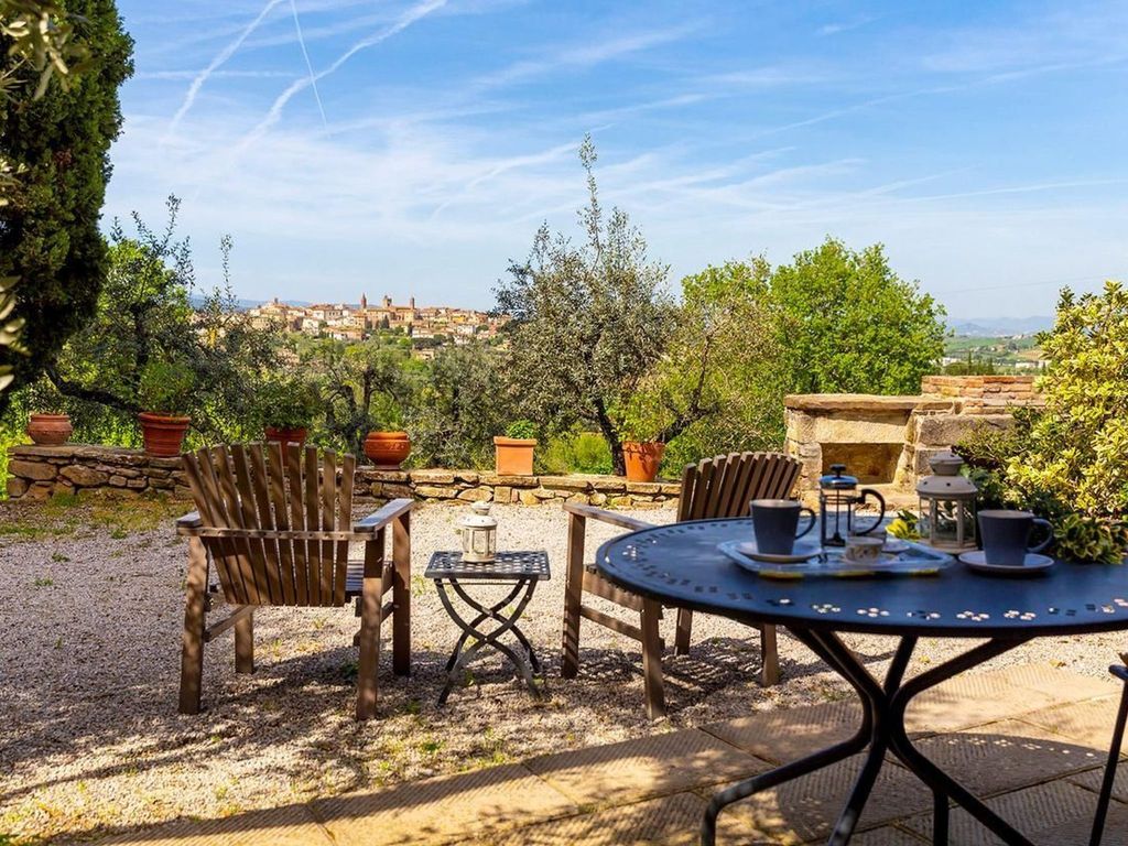 Wunderschöne Ferienwohnung in Monte San Savino mit gemeinschaftlichem Pool, Gar