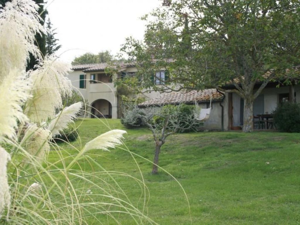 Haus Claudia mit schönem Garten