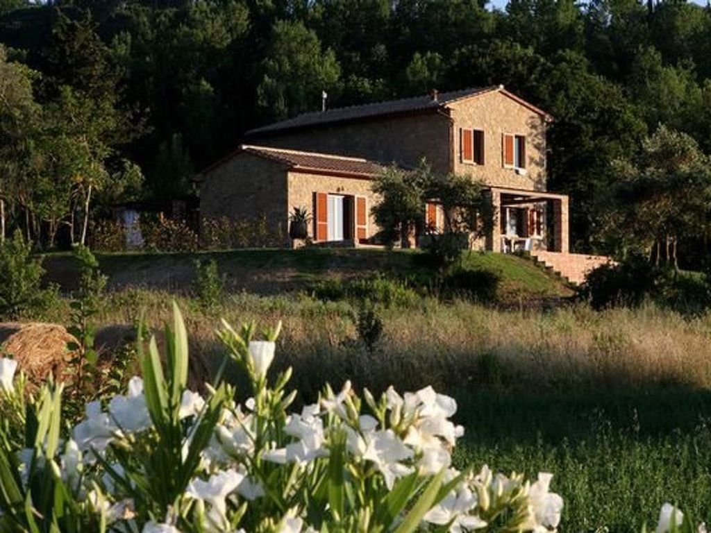 in Montescudaio mit Großem Garten