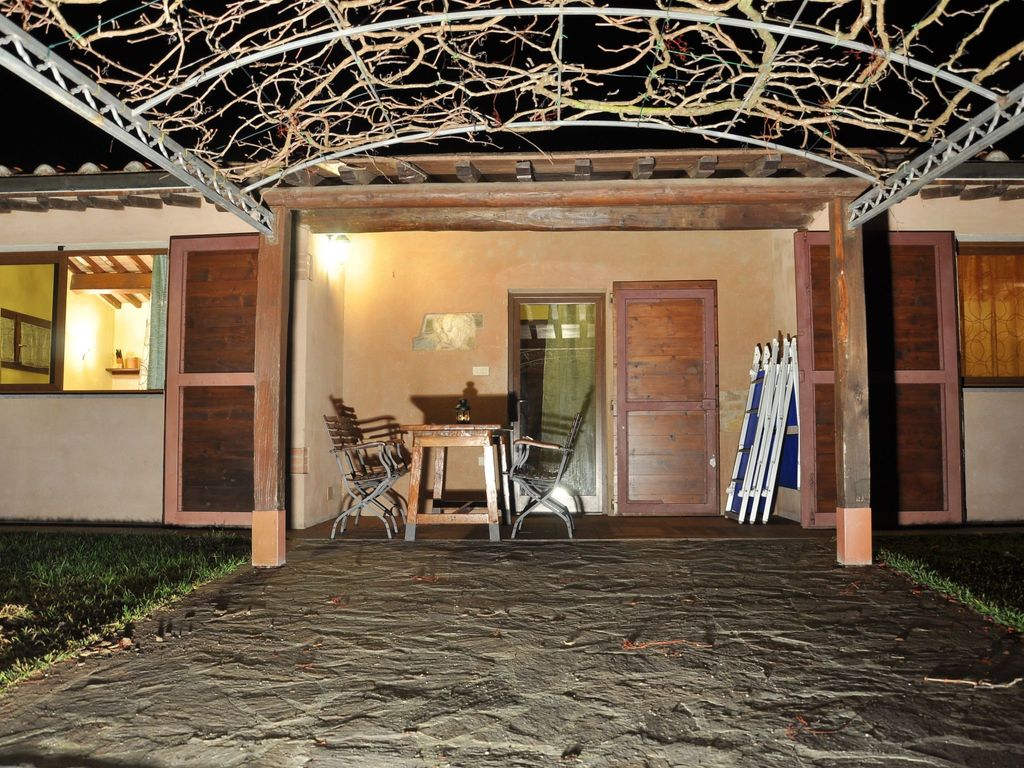 Pfirsichhaus mit Schwimmbad, Jacuzzi und privatem Garten