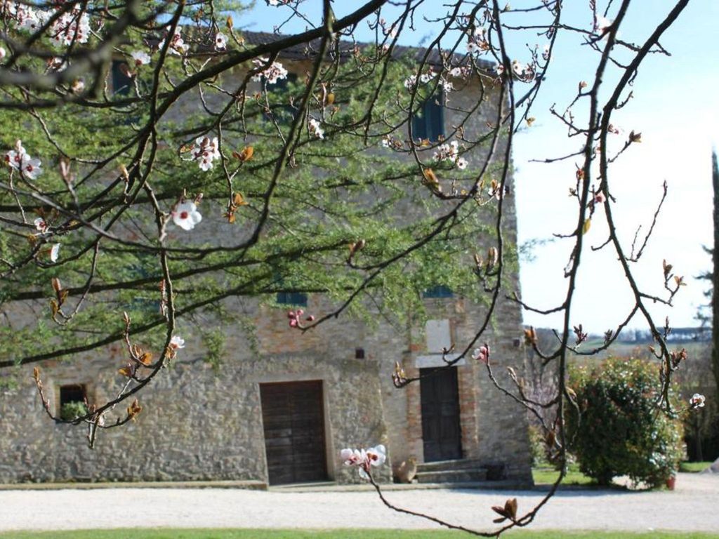 Rustikale Eleganz mit Blick auf die umbrische Landschaft