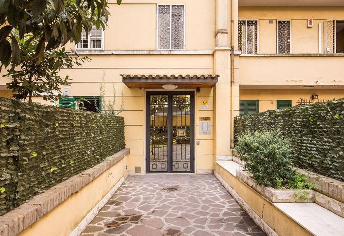 mit privatem Balkon