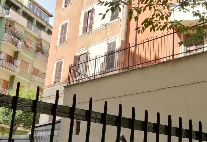 mit privatem Balkon