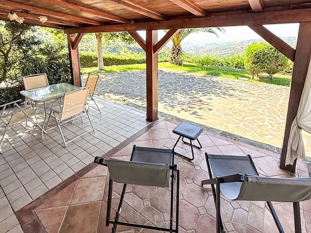 Chalet 'Panorama' mit Infinity-Pool