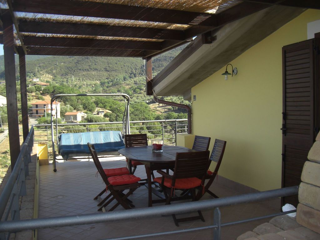 Appartement in Caprioli mit Garten, Terrasse und Grill