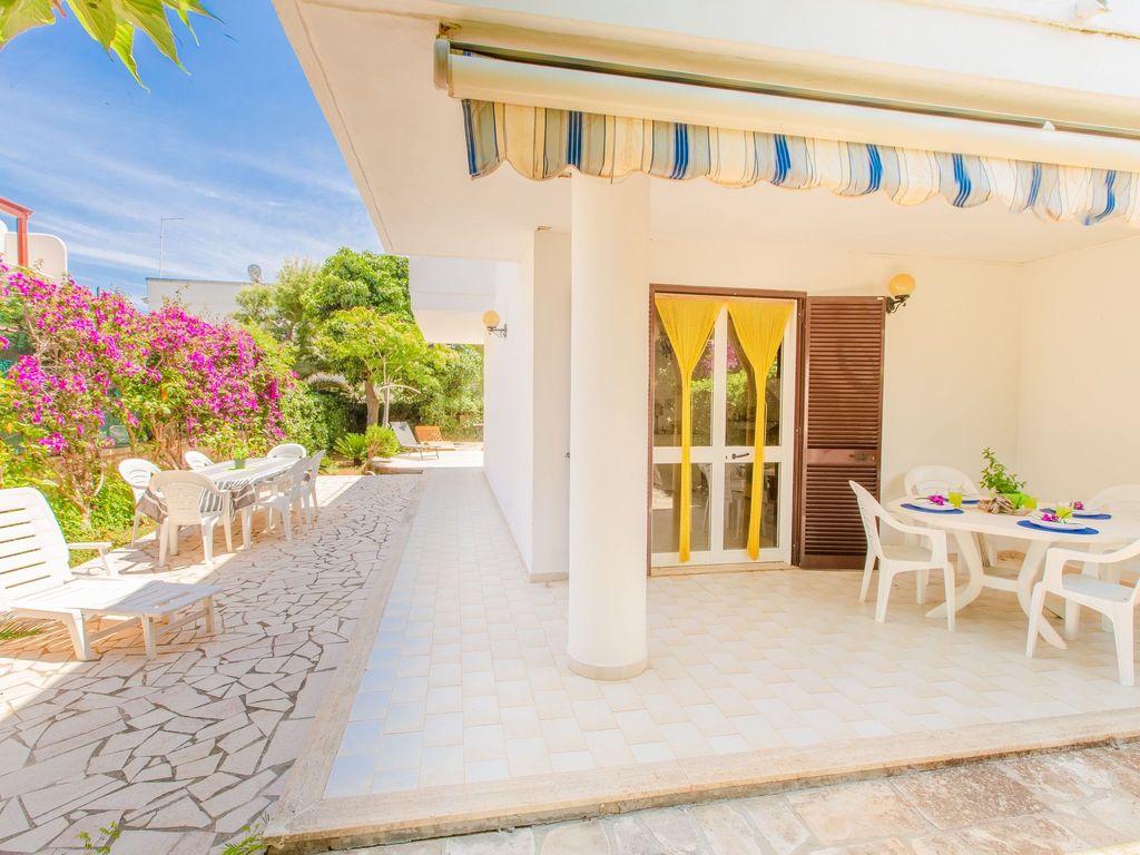 Villa 'Irene' mit Garten, Terrasse und Grill