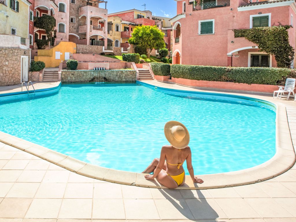 Delizioso Nausicae con piscina