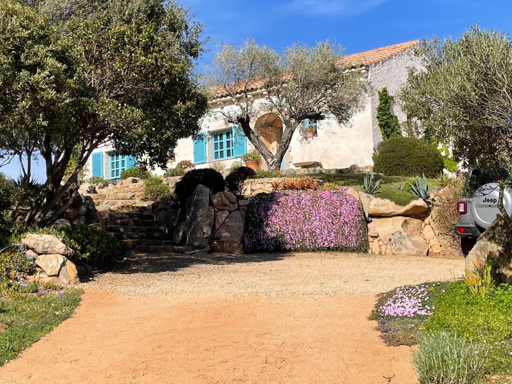 Sardische Villa,Pool,Meer+Bergblick,Areal 15,000m2