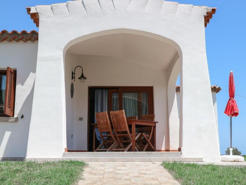 Villa mit gemeinsamem Pool und Meerblick