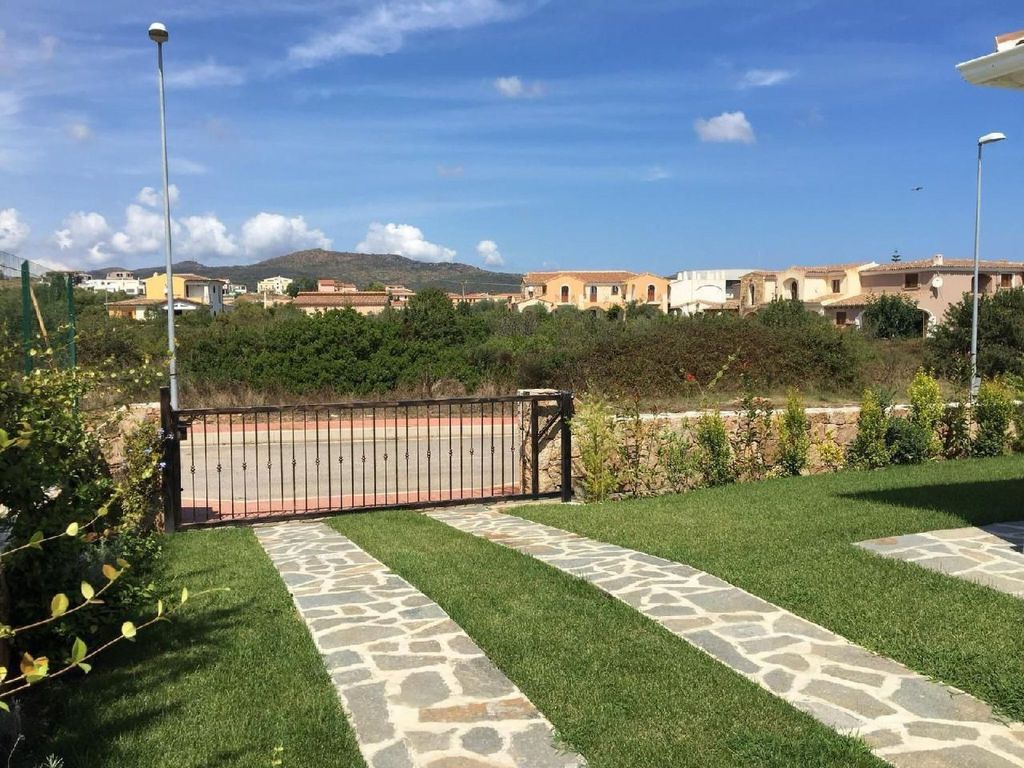 Haus in Budoni mit privatem Parkplatz