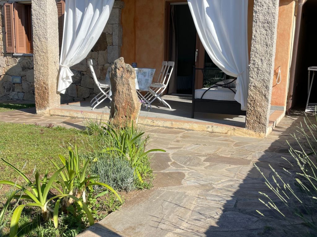 Haus 1 Kilometer vom Strand von Porto Ainu entfe