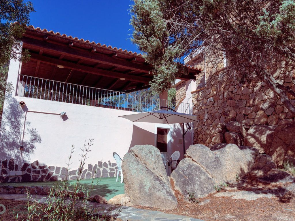 Haus in Punta Molara mit Garten und Grill