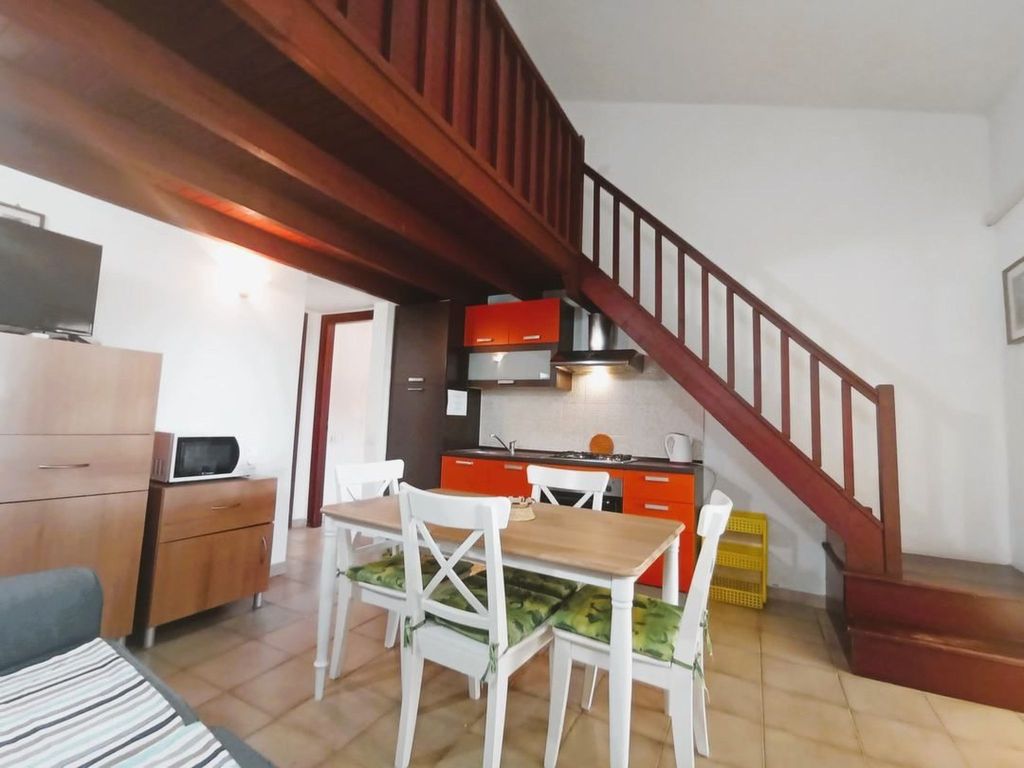 Neu Valmar Drei-Zimmer-Wohnung 34-35