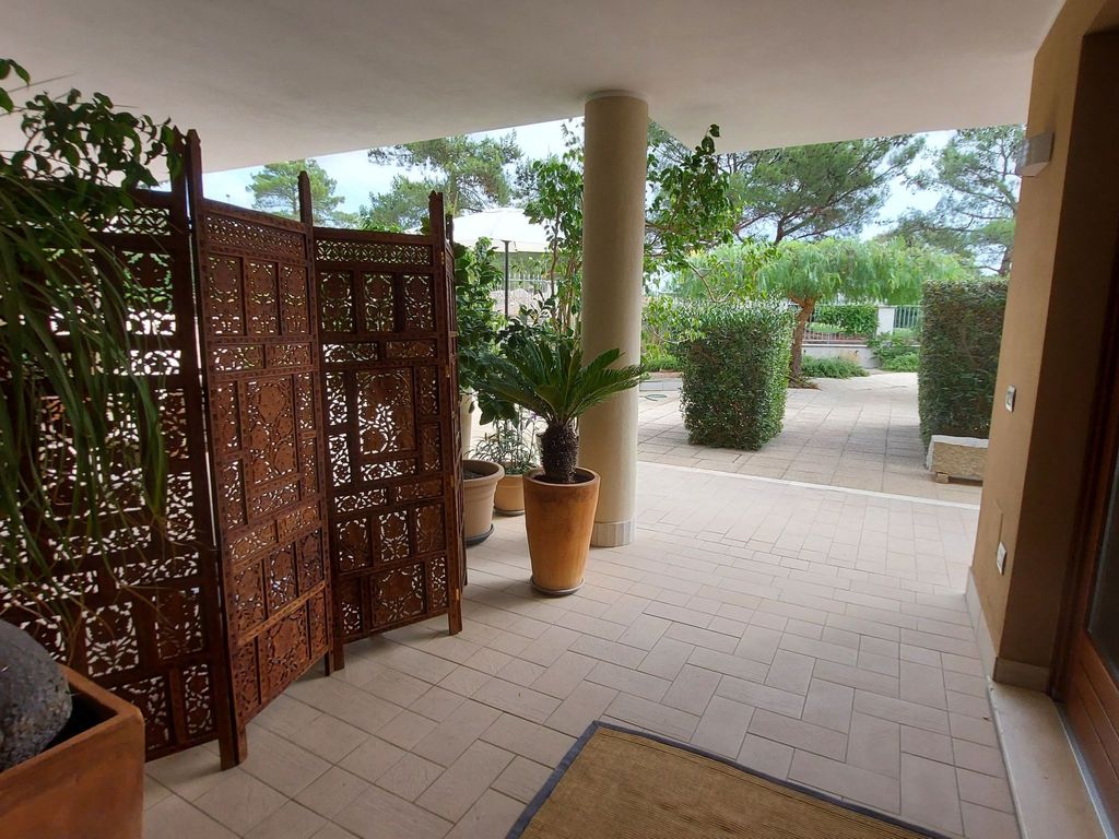 Unterkunft in der 'Villa Luigi' mit oberirdischem Pool